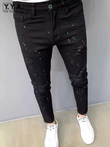 Мужские брюки Мужчина повседневная черная дыра разорванные джинсовые брюки напечатанные джинсы Слим -подгонка