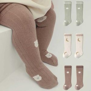 Skarpetki dla dzieci Nowe chłopcy i dziewczęta Kolan Sockins Cartoon Baby Long Tube Sock Childrens Ogrzewacze nogi Baby Casual Socken D240528