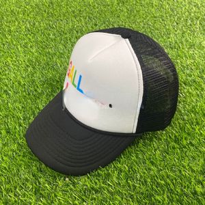 Tampas de bola com letras multicoloras hat hat letras