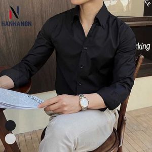Herrklänningskjortor Mens Formell klänningskjorta Koreansk version Långärmad solid färgskjorta med V-ringningsbrittiska Slim-Fit Business Casual Shirt.2024 Q240528