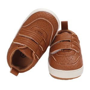 Toddler Pu Sneakers swobodne solidne kolory słodkie małe mieszkania oddychające buty do chodzenia dla noworodków chłopców