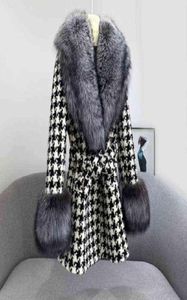 Women039s Cape Designer clothing houndstooth Winter Coat Women big silver fur lapel Midlength Faux fur Splicing wool coat wome9024291