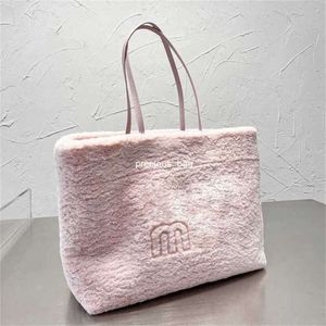 2024 Mumu Plush Totes Designer Tote Bags Women Luxury Handbag Hairy Shoulder Shopping Bag Classic Letters Print Fluffy Bag