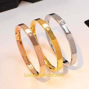 Boagery armband designer smycken ljus lyx personlig enkel mode flash diamant armband par armband huvudstycke rött armband