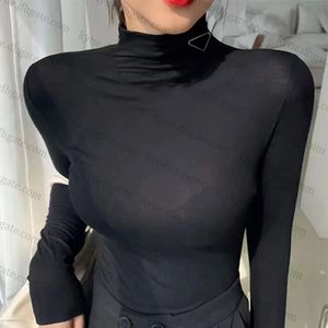 Mode kvinnors t -shirt långärmad tights bas svartvita 2färgare designer elastisk mjuk komfort med triangel trim 253w
