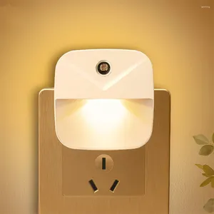 Lâmpada de parede 4pcs sensor inteligente noite Dusk Light to Dawn for Bedroom escadas do banheiro escada de cozinha de cozinha branca quente