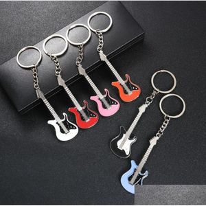 Nyckelringar lanyards 6 färger mini klassiska gitarrnyckelkedjor ring musikinstrument kvinnor väska charm gåva släpp leverans mode acc dh18c