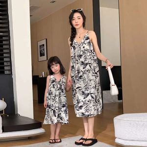 Madre figlia abbigliamento vacanza in famiglia look couple beach vestiti padre figlio abbinamento di camicia pantaloncini da due pezzi abiti da due pezzi