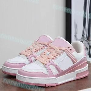 Męskie designerskie buty Casual Buty czarne whit jeansowe zielone niebo niebieskie czerwone żółto szara skórzana zamsz guma luksusowe sporty sneakery trenerzy r29