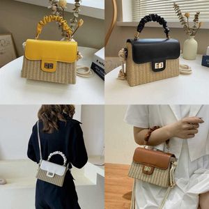 Ladies Folded Bags Evening Beach Handheld Grass Woven Bag Women's with Rural Style and High Aesthetic Value Single Shoulder Fashionable Small Square Crossbody