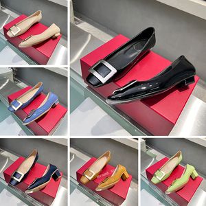 Designer RV Sapatos de vestido Fuckle STILETTO CABEÇA SABELOS MULHERES MULHERES SANDALS DE CAPELA DE CALEIRO DE CALEIRO DE CAUS