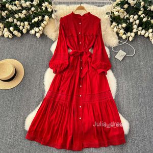 Clear and cool breeze high-end dress for women French heavy industry lace patchwork waist cinching and strapping. Elegant and stylish holiday long dress