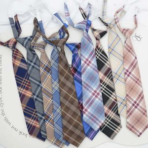 Boyun bağları JK boyun çizgisi erkek ve kız öğrencileri öğrenci tembel kravat çizgili saf pamuk kravat kadın gömlek üniforma aksesuarları ayarlanabilir kravat q240528