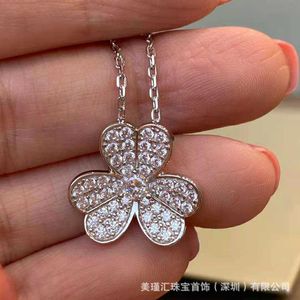 Master design Vanly Necklace Classic Charm Design for women Gold Full Diamond Lucky Flower Womens Style Petals Chain X0WK