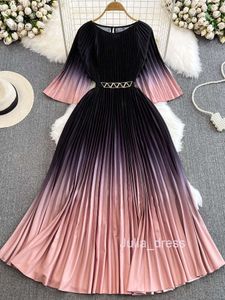 光と成熟したスタイルの有名人の気質5クォータースリーブラウンドネックウエストバンドスリムAライン大裾勾配プリーツプリーツドレス
