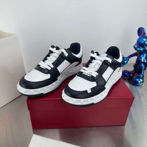 Sneakers Designer Buty do biegania męskie i damskie skórzane buty swobodne buty mody luksusowy splot kolorowy tkanina oddychająca formalna pudełko na buty 39-45