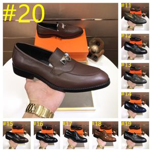 26Model Designer Designer Dress Shoes Street Fashion Napsel Loafer Brevet in pelle Black Slip su scarpe formali Feste per matrimoni Flats Casual