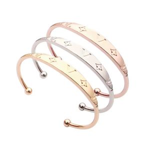 Klassiskt brevarmband Fashion Cuff Armband Women Charms Armband Luxury Jewelry Designer Armband 18K Guldarmband Par Rostfritt stål gåva