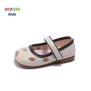 Flat Shoes XCXOSD Kids Childrens Student School Pu Leather Shoes Spring Fashionable Girl New Cartoon Carrot Flats Casual Loafer WX5.28