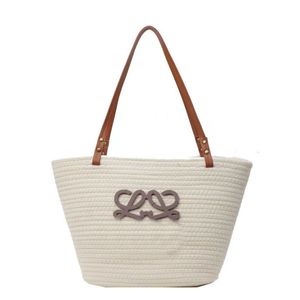 Toppdesigner Beach Bag Vine stor kapacitet Handväska pil Weaving Women's Handbag Summer Beach Balinese Grass Bag Women's Travel Basket Plånbok med Box Skicka federala