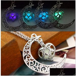 Lockets Essentials Oil Diffuser Necklace The Moon Heart Glow In Dark Aromatherapy Pendant Glowing For Women Fashion Drop Delivery Jewe Dhhub