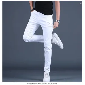 メンズジーンズファッションブラックホワイトデニムスリムフィットペンシルパンツ男性用春秋のストリートウェアラグジュアリー服スキニー