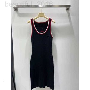 Basic & Casual Dresses designer 2024 Summer Contrast Color Stripe Knitted Fried Dough Twists Wrap Hip Slim Round Neck Sleeveless Mid length Tank Top Skirt 8CXE
