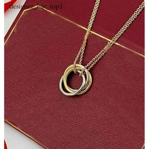 2024Choker Womens Halsband Designer Love Jewely Gold Pendant Dual Ring rostfritt stål Juvelery Oval Interlocking Rings Clavicular Chain Festival Gifts F80D