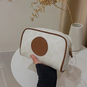 Brand 23SS women's Wallets Winter plush grils Letter embroidery Fashion Old pattern zipper wrist bag 210z