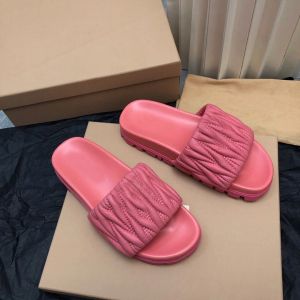 New Color Beach Slippers Designer Shoes Classic Flat Bottom Summer Lazy Slippers Cartoon Big Head Slippers Leather Slippers Women's Shoes Letter Box