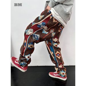 American Streetwear Geometryczny wzór swobodny Pole Mężczyźni Ubranie w stylu etnicznym Spodnie jacquard HARAJUKU Wysoka jakość 240527