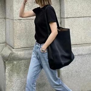 kvalitet läder handväska raden hink väska tygväska minimalistisk vanlig axel väska kvinnor lyx designer väska deser bälte väska mode lyxväska svart mens väska vanlig