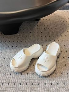 Mode kvinnliga tofflor kompassvåg högklackade stötfångare sandaler duschrum glider Italien perfekta vita gummiplattformar gliddesigner sommarfamiljens tofflan EU 35-40