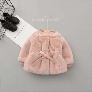 Högkvalitativ flickor Childen Imitation Mink Veet Jacket Fashion Cardigan Coat Winter Puls Thichen Warm Princess Clothing Overcoat