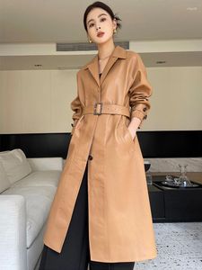 女性の革のシンプルなノッチカラーリアルシープスキンコート女性2024トレンド高品質のスリムレースアップ長い本物のジャケット