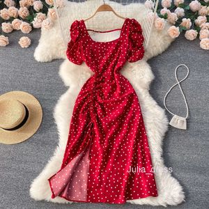 Fyrkantig hals polka dot klänning kort ärm 2022 ny sommar fransk stil midja stängande söt temperament bubbla hylsa stor gunga lång kjol