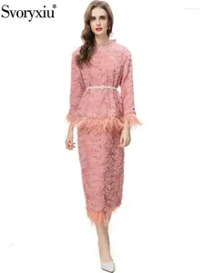 Arbetsklänningar Svoryxiu Fashion Runway Autumn Pink Elegant Half kjoldräkt Kvinnor Flounces Collar Beading Belt Coat Pencil Feathers