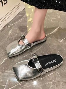 Super Fire Fairy Style Square Baotou Shoppers Sapatos femininos Summer Outwear 2024 Sandálias planas novas versáteis