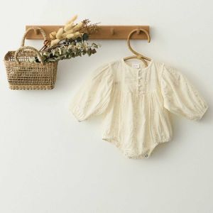 Rompers niemowlę dziewczynkę Romper Ivory Grey Cotton Lace Long Rleeve Noworodek Onepiece Fashion Odzież H240530 UWHM