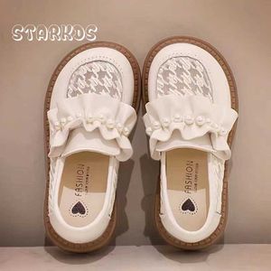 Плоские туфли элегантные белые кружевные сетчатые лоферы Девушка Толстая подошва Houndstooth Slip-On Flats Детские жемчужины Ruffles Princess Shoes wx5.28