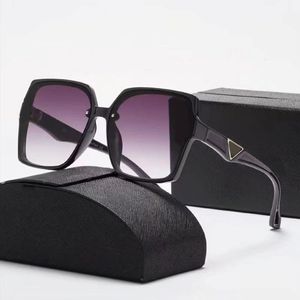 Designer di occhiali da sole da uomo per uomo occhiali da sole da sole Donne unisex Brand Glass Beach Polarizzato di alta qualità con Box 177V