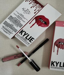 41 Cores Kylie Jenner Lipstick Lip Gloss Lipliner Lipkit Velvetina líquido kits fosco de fosco de veludo Lápis de forro de maquiagem Lipgloss em Stock1228258