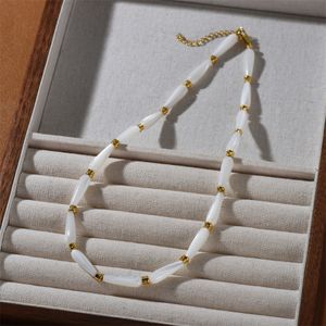 Fransk minimalistisk mode vit jade pärlhalsband för kvinnors ins unika ljus lyxiga topp high-end smycken krage kedja