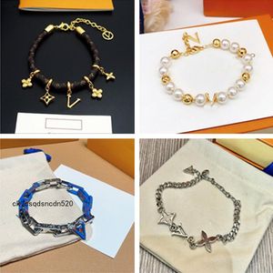 Fashion bracelet Style Bracelets Women Bangle Wristband Cuff Chain Designer Letter Jewelry Crystal 18K Gold Plated Stainless steel Wedding Lovers