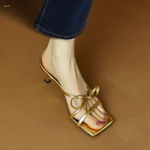 Золотые лук -тапочка женские сандалии Sier Элегантные квадратные носки с комфортом низкие каблуки сандалии высокий SL 307
