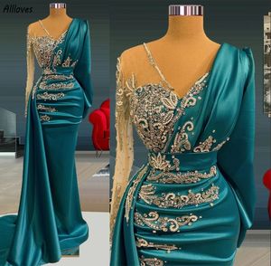 Hunter Green Dubai Arabic Kaftan Aftonklänningar med långa ärmar Fantastiska strass pärlor med hals prom festklänningar veckade peplum kvinnor lång formell slitage cl1322