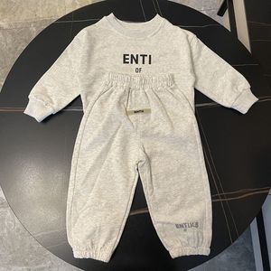 Kid Tracksuits Ess SweaterSting Setie Sets Boys Girls Designer одежда для детской пуловер.