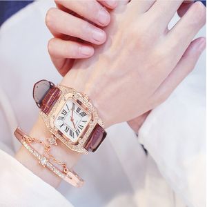 2021 Kemanqi Brand Square Dial Diamond Bezel Leather Band Wathes Watches Disual Style Ladies Watch Wristswatches 278d