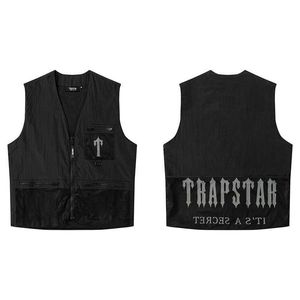 558Autumn and Winter American Trapstar Letter Embroidered Zipper Windbreaker Mens and Womens Casual Vest Coat Trendy757