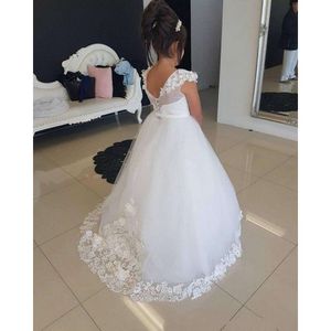 White Tulle första nattvards klänningar med spetsapplikationer TODDER PAGEANT GOWLESS SEWE Customized Flower Girl Dress Backless